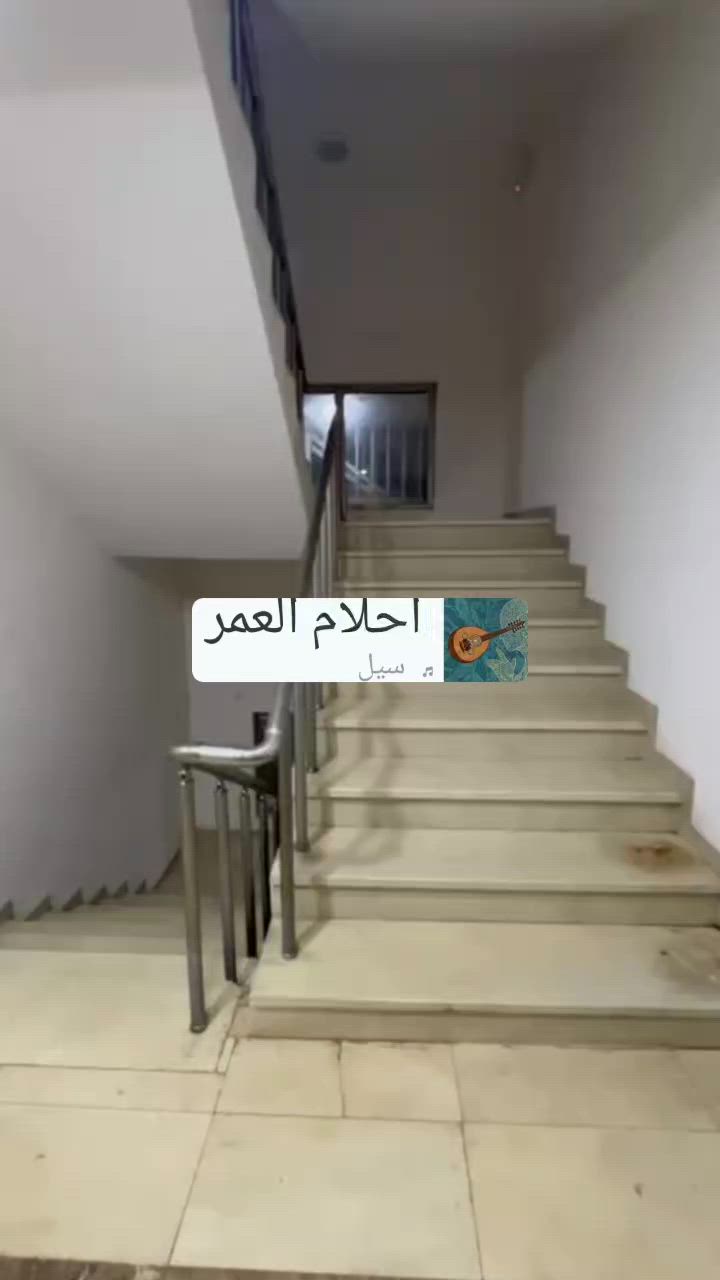 شقة ،Vip للبيع طابو صرف مساحتها ١٢٥ متر طابق ١٣ المرغوب جدا ومؤثثة بالكامل بس جيب ملابسك وتعال اسكن والتسليم فوري وتسجل باسم كل من يحمل الجنسية العراقية مع سبالت عدد ( ٤ ) حار بارد والكهرباء كارت يعني ممكن اتشغل السبالت والكيزر على السحب والماء ٢٤ ساعة موقع فوق الممتاز الصاله والمطبخ مطله على سوق شقلاوه وغرف النوم مطله على جبل سفين وتحتوي على غرفتين نوم واحدة من الغرف نظام سويت وصاله ومطبخ والصحيات عدد ( ٢ ) وكل طابق يحتوي على شقتين فقط ومصاعد عدد ٢ وموقف للسيارات خاص بالمجمع وسكيورتي وجميع الخدمات تحت المجمع سوبر ماركت مع دكتور اسنان و صيدلية وتبعد عن سوق شقلاوة( ٢ ) دقيقة ومشي على الاقدام ١٠ دقائق وبي اطلاله رائعة ومكان مميز وبسعر ( ٦ ) دفاتر و ( ٥٠ ) ورقة وباسمي شخصيا وللاستفسار يرجى الاتصال واتساب( *********** ) او على الرقم( *********** )
