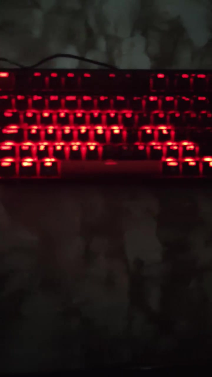 للبيع كيبورد ميكانيكي وماوس احترافي - حالة كالجديدة! ⌨️🖱️
للبيع مجموعة لمحبي الألعاب والإنتاجية، القطع نظيفة جداً وبحالة ممتازة (استخدام أسبوع واحد فقط)، مع كامل ملحقاتها وكراتينها الأصلية:
1️⃣ كيبورد Keychron C3 Pro (TKL Mechanical Keyboard):
كيبورد ميكانيكي احترافي، أداء عالي وتجربة كتابة مريحة جداً.
إضاءة مميزة وحالة "جديد" حرفياً.
2️⃣ ماوس Attack Shark R1:
ماوس خفيف الوزن وسريع، مناسب جداً للألعاب التنافسية.
يعمل بوضعيات متعددة (سلكي، 2.4G، بلوتوث).
السعر:
للكيبورد: 45,000 دينار عراقي.
للماوس: 25,000 دينار عراقي.
(السعر قابل للتفاوض البسيط للشراي).
القطع نظيفة جداً كأنها طالعة من المحل، سبب البيع هو عدم الحاجة حالياً. رقم:***********
