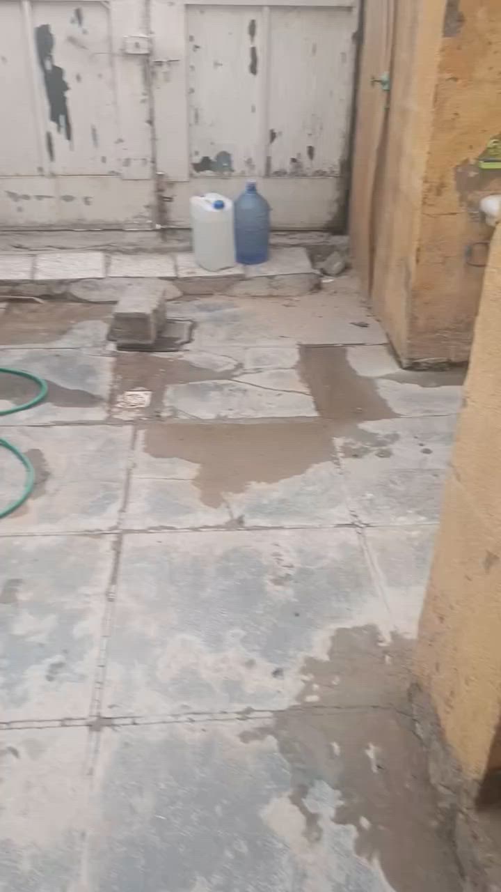 سلام عليكم بيت البيع حي طارق قديم مساحه ١٢٠بي تلاثه غراف سعر 37 هااذ رقمي ‏‪***********‬‏
