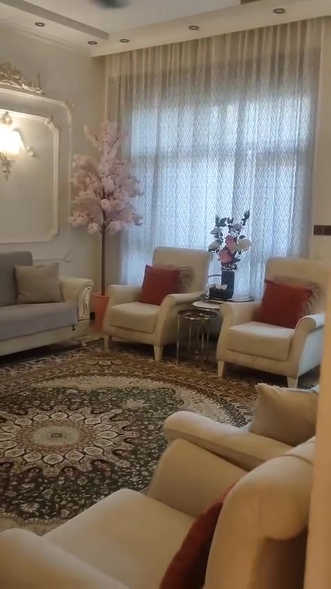 السلام عليكم ورحمه الله بيت للبيع مجمع الامل مساحته 120 واجه 6 نزال 20 يحتوي البيت على استقبال مطبخ 3 نوم حمامات عدد 2 موقع البيت قرب السدة على شارع وليس فرعي خدمات ماء كهرباء تبليط المنطقه مشموله بل تطويب تنازل شركه القلعه البيضاء المجمع من ناحيه هدوء منطقه خير من الله اي استفسار اتصل على الرقم *********** او مراسله خاص علمأ اني صاحب الدار
