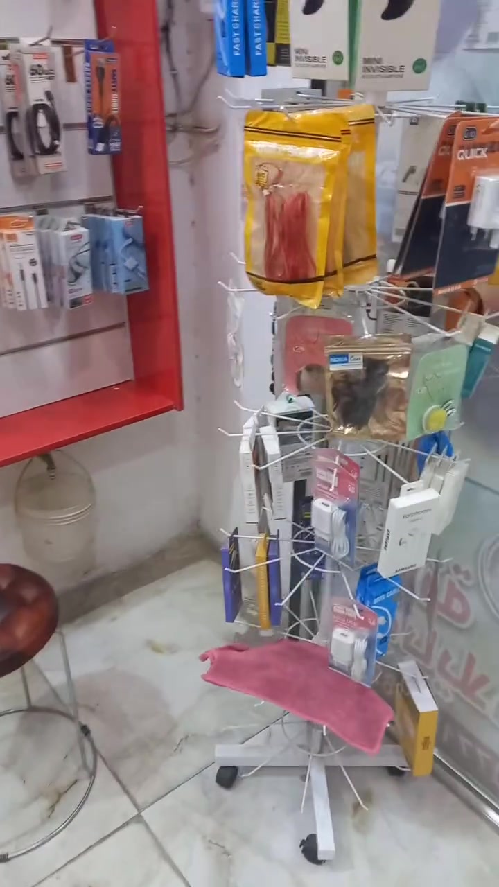 محل موبايلات كامل ماناقصه شي 

تجي وتفتح  ،عنوانه حي عامل شارع عكش  

سبب البيع بسبب شريك الخايس 

رقمي ***********
