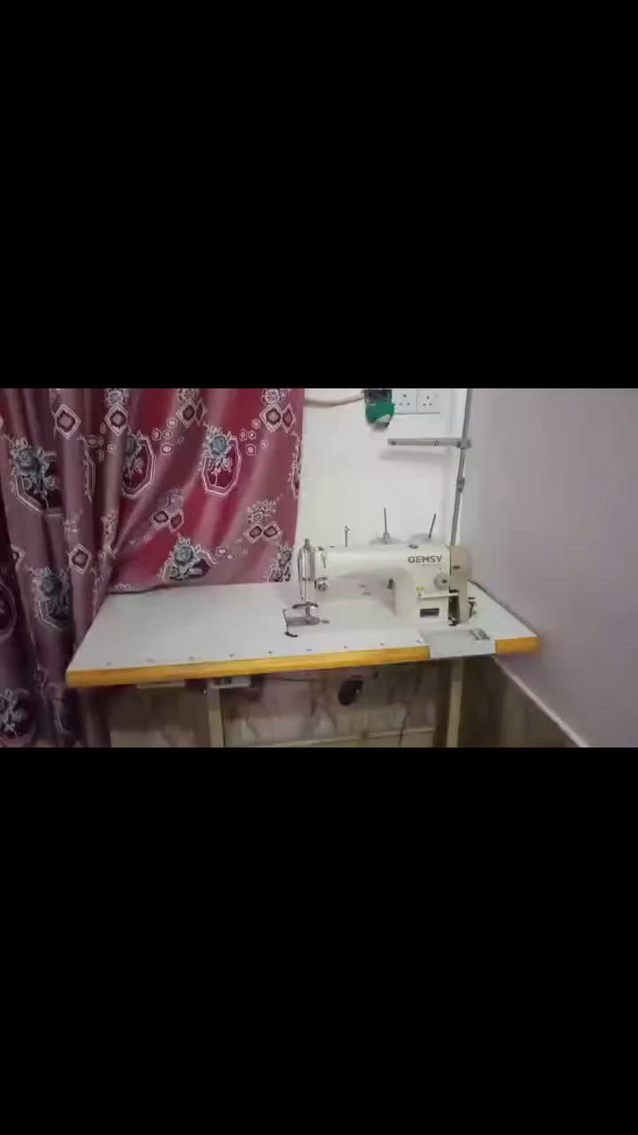 سلام عليكم مكينه خياطه اخت الجديده لبيع ستعمال قليل مكان نجف لسعر خاص ***********
