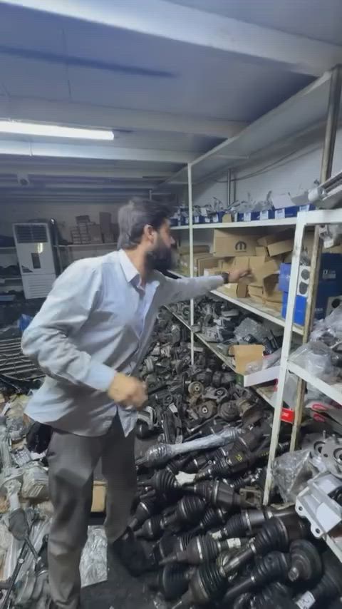 سلاو برادەران ج اشیایەکی سەیارەی امریکی دەویت لامان بەردەستە بە هەرزانترین نرخ خوار بازار گەیاندن و تەوصیل هەیە هەموو شارەکانی کوردستان و عیراق.                                        سلام اخویە کلو خراض سەیارە امریکی مەوجود ارخس سعر بل سوق تەوصیل اکو کلو محفزات عیراق رقم و واتساپ ***********
