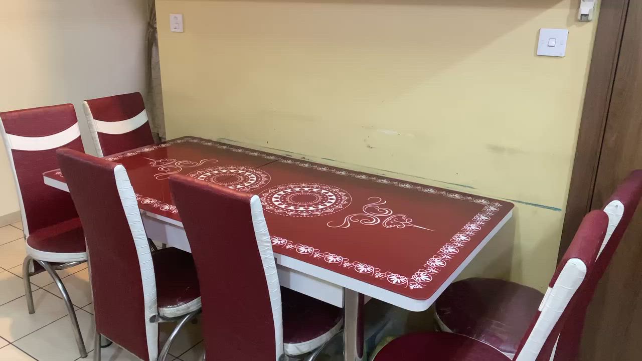 ميز طعام مع ست كراسي للبيع بسعر مناسب 
١٠٠ الف وبي مجال رجاءا لا تكسرون بالسعر والي يريده أنا من بسماية مجمع A3 يراسلني خاص


**إذا كنت صاحب هذا الإعلان وتريد حذفه لأي سبب، رجاءا أرسل رسالة إلى الدعم الفني**