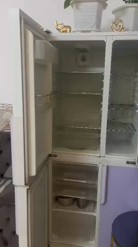 ثلاجه للبيع مستعمله الاستفسار على الرقم ***********
