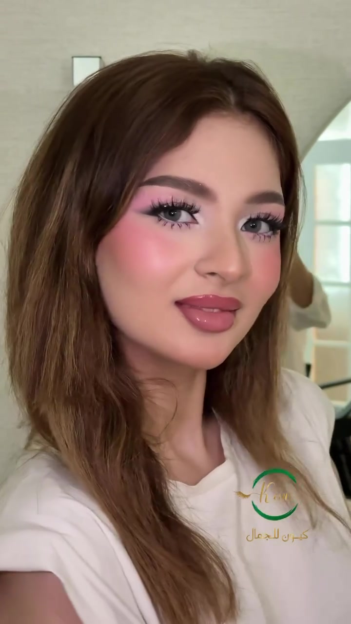 ✨ ميكب من أعمال مركز كيون للجمال ✨

إطلالة راقية ولمسات احترافية تمنحكِ جمالًا يليق بمناسباتك.

💄 هذا العمل من تنفيذ ميكب آرتست ديفا
خريجة أحدث دورات ماستر ميكب.

📅 حجز المكياج داخل المركز فقط، قبل المناسبة بـ 5 أيام كحدٍ أدنى.

📞 للحجز والاستفسار:
***********
