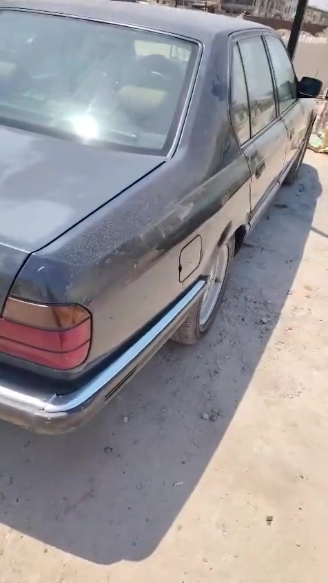 السلام عليكم اخوان هاي السياره بلاديه جدا مال جني للبيع السياره كامله مكمله اي نقص مابيه وهذا رقم صاحب السيارة *********** مامتواجد على الانترنت 
السعر 65 وبيه مجال اني مكلف بالنشر وبيع فقط رقم ادهوك بسم صاحبه سياره جدا نضيفه 
@الجميع
