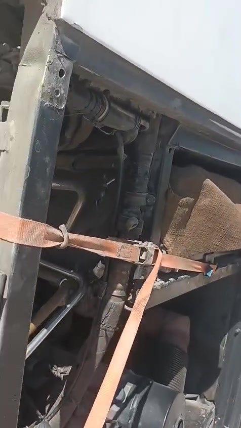 السلام عليكم ورحمه الله وبركاته
عمل ام سيوف سمكره وصبغ وفابير كلاس ونعمل جميع انواع الباصات عنوان بابل ناحيه ابي غرق ***********
