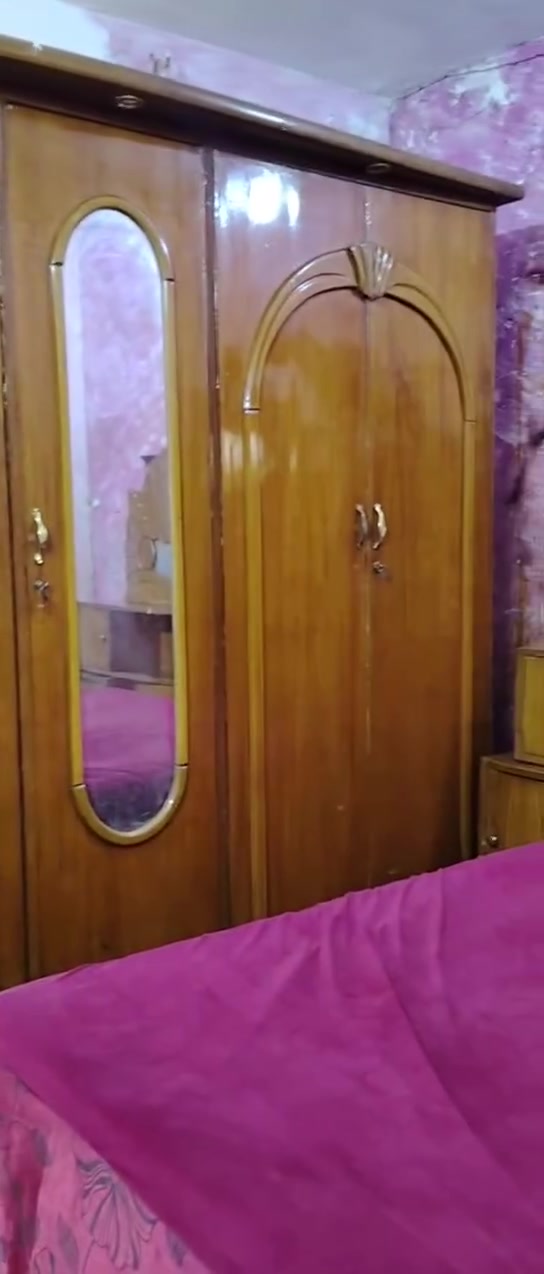 غرفه صاج 5 ابواب السعر350الف المكان الحسينيه الراشديه بغداد يوجد توصيل بل اجره ‏‪***********‬‏
