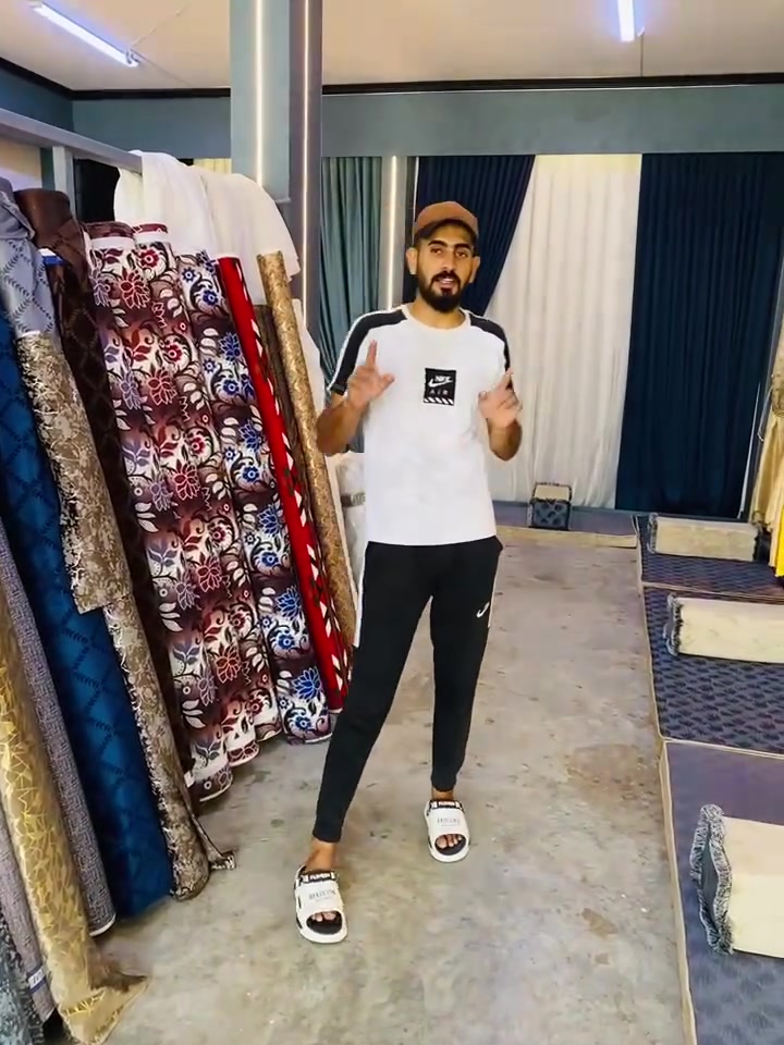 حياكم الله زبائننا الكرام في محلات العثمان للخياطة 
شغل درجة اولى ونظيف ومرتب وسريع ومواعيد مضبوطة وجودةًممتازة
الجدعة الشارع العام تواصل ع رقم ***********
