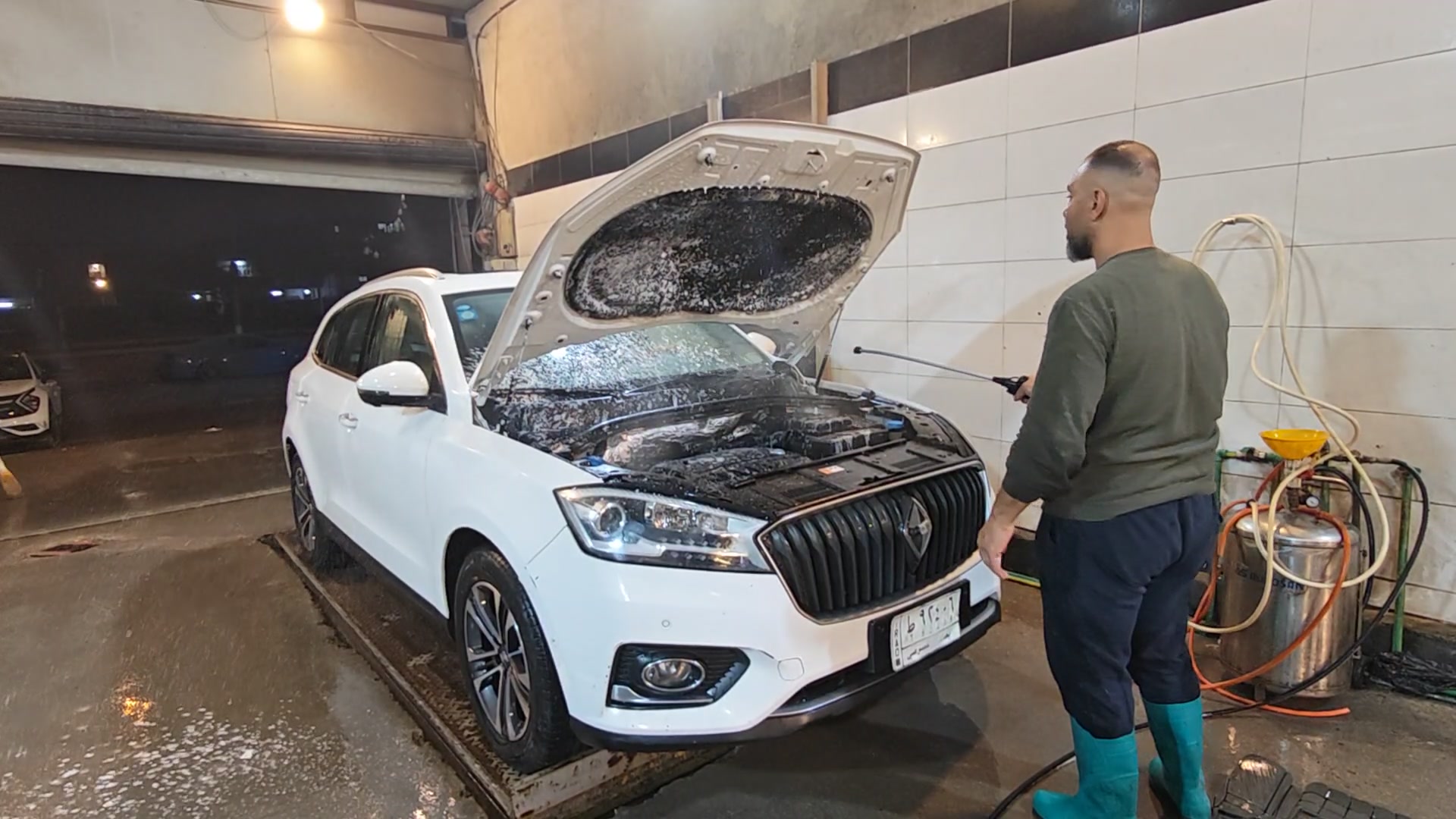 السلام عليكم Borgward Bx7 2017 ألمانية انتاج الصين سيارةSUV فورويل فول مواصفات رادارات خمسة كاميرات حساسات امامي خلفي السيارة على وضع الشركة مجرد حالوب 140 ورقة بيها مجال بسيط السيارة بغداد ***********