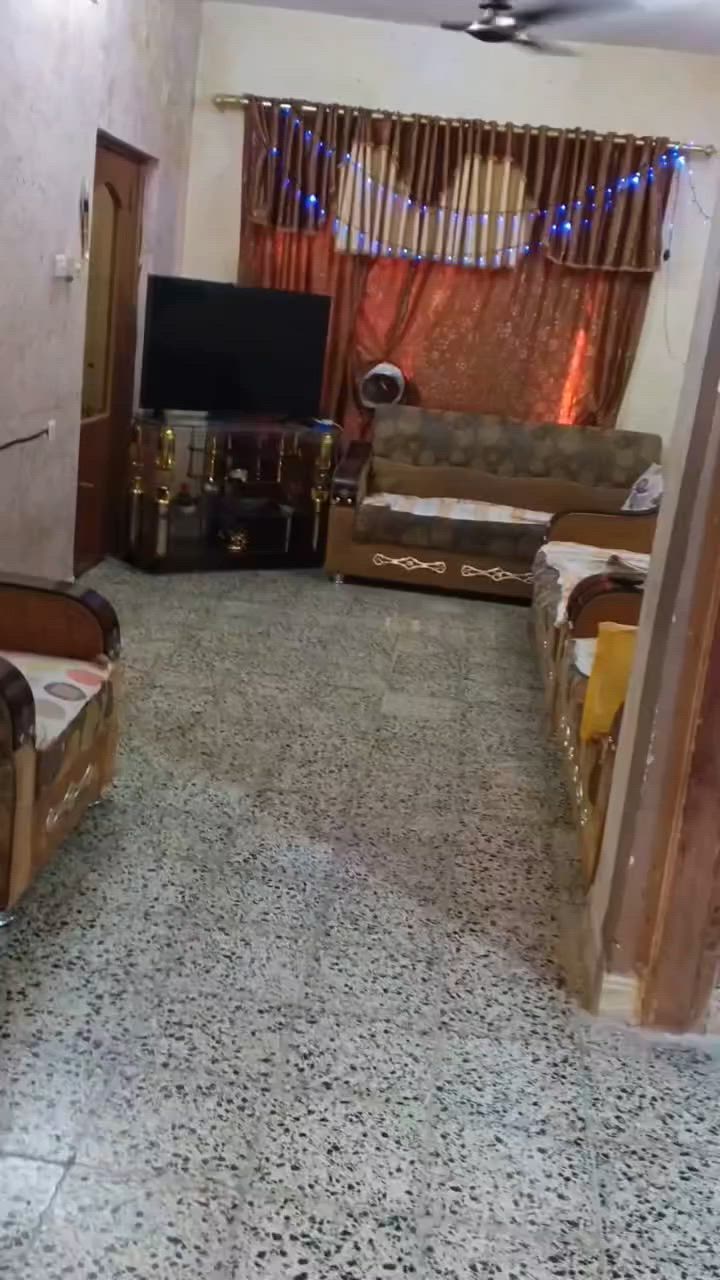 السلام عليكم/بسبب الوعود الكاذبة اعدنا النشر.
بيت ومشتمل للبيع
الصنف/وقف
العنوان/گميرة..قرب جزيرة بغداد السياحية
البيت/مساحة البناء 218 متر مربع. طابقين الارضي: 3 غرف نوم. 3 حمامات وصحيات / صالة /استقبال /مطبخ/ طرمة/ كراج.
الطابق الثاني/ : 2 غرف نوم احداهما سويت.
المشتمل/ مساحة البناء 59 متر مربع:
غرفة نوم / استقبال/  مطبخ/ صحيات/ سقفه ساندويج
خلف الدار / مساحتها اكثر من 100
 متر
امام الدار/حديقة مساحتها :اكثر من 400 متر
منطقة مفتوحة متوفرة جميع الخدمات من / ماء . كهرباء  .مجاري
تبليط والارصفة 
اي استفسار اخر تتواصل على الرقم
*********** (ام محمد)
