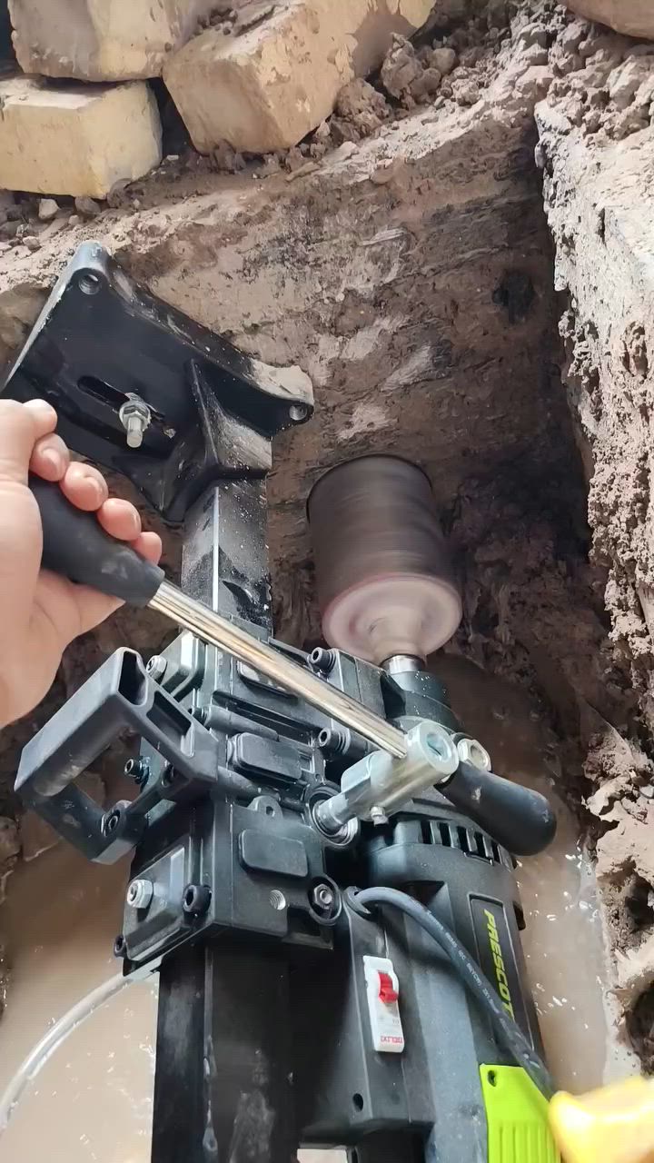 كور ستعمل مر واحده وا مقص كهربي مستعمل رقم التواصل ***********
