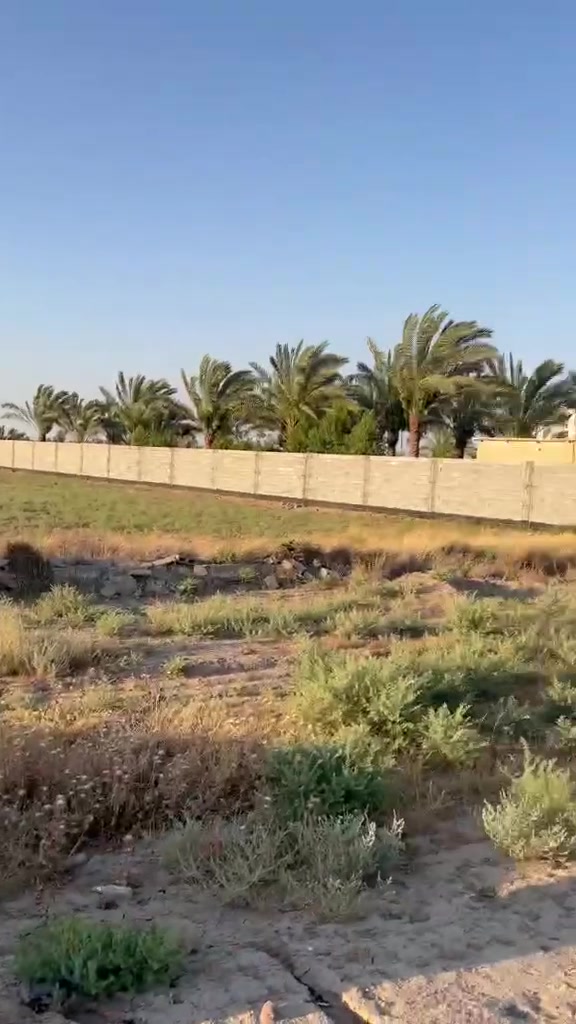 سلام عليكم
يوجد دونمين ونص 
طابو زراعي سند 25 
بغداد ابي غريب منطقه سميلات 
ع تبليط مباشر 
ضلع كامل مسيج ابلوك كما موضح بلفيديو 
الارض بااسمي شخصيا 
سعر دونم 120 وبي مجال 
الاستفسار ***********
