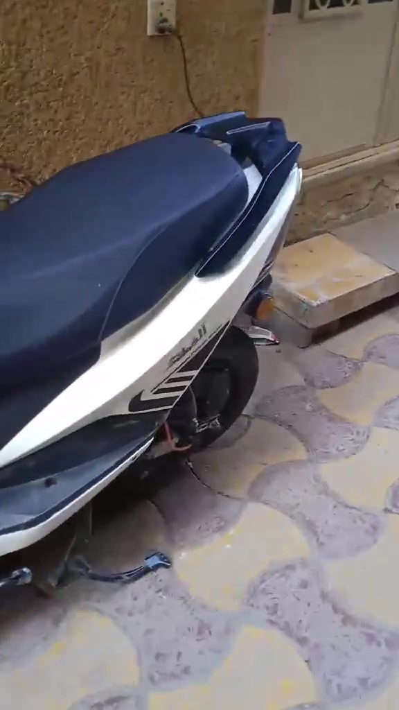 دراجه شحن سكنس للبيع عاطله حساسات ملف اطيك طافيه اوراقه كامله 200 و بيه مجال مكاني بغداد الرقم ***********
