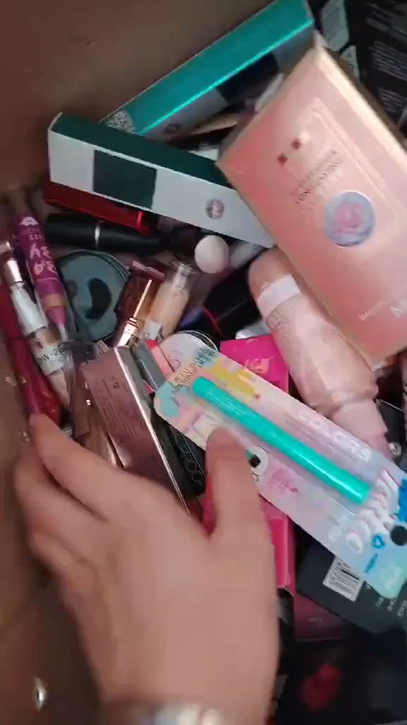 شلعات مكياج واكسسوارات سبب اريد اشيل تجي خاص اشوفك قطعه قطعه وتفحص امام المندوب ماتدفع ربع اذا ماتشوف قطعه قطعه


**إذا كنت صاحب هذا الإعلان وتريد حذفه لأي سبب، رجاءا أرسل رسالة إلى الدعم الفني**