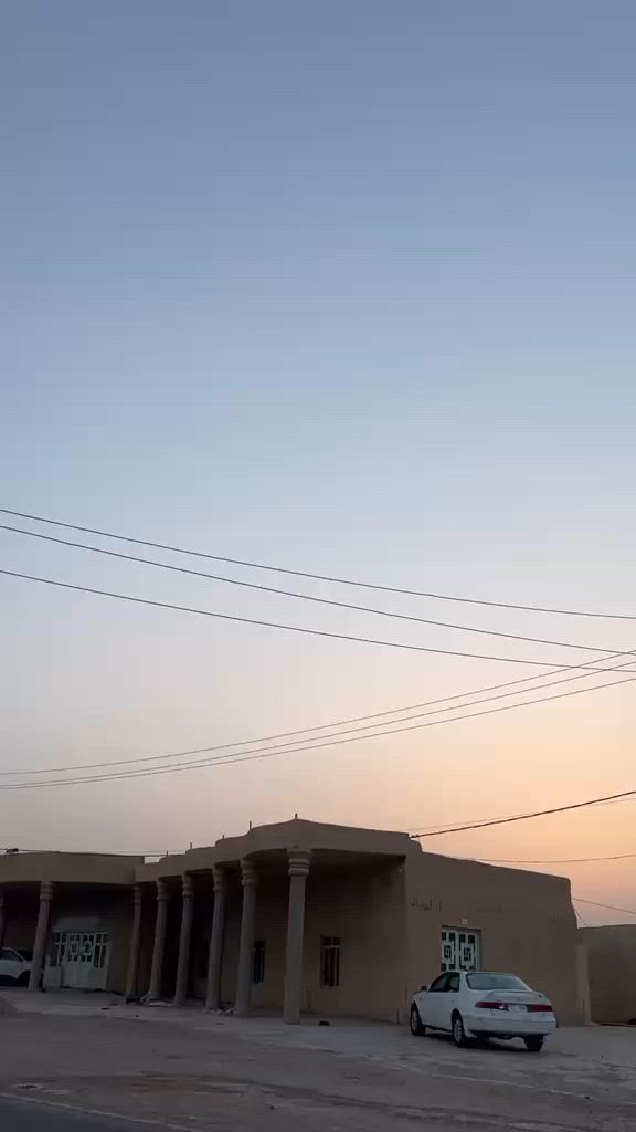سلام عليكم الفينيه للبيع المواصفات السياره تبريد صيني الكير  4 ب4  مكينه جديده قايش واحد  بعده ع السحك 
داخل ام السيوف االستفسار ع الرقم ***********
