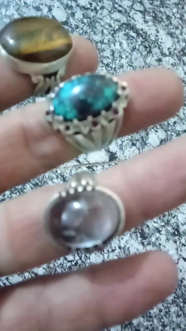 السلام عليكم محابس فضه ثقيله واحجار اصليه الفيروز 65ودر نجفي والتايكر الواحد 30 النحاس على 15الواحد كلهه احجار اصليه وصياغه يدويه ***********بغداد حي الجهاد
