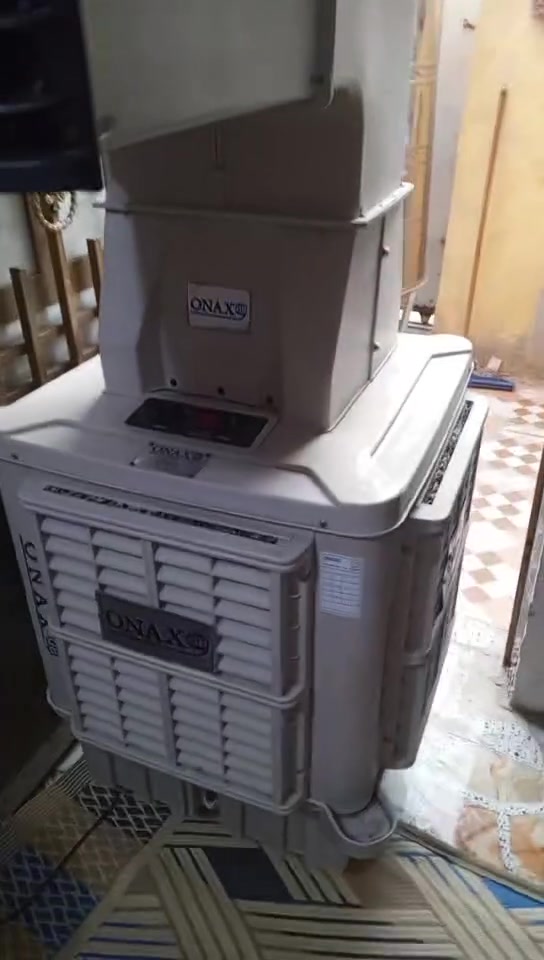 مبردات لبيع حجم 40 نضيفات وبلاديات ثنين بدون موزع هواء وحده كامله شغلات تجي تفحص وتاخذ الكامله ب 175 قفل ولي بدون موزع هواء ب 150 بغداد الكماليه واتساب ***********
