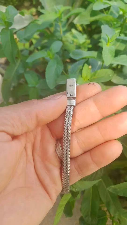 متاح زنجيل مع سوار وزن ٦٠.٧غرام واصل لكافه المحافظات ٢١٢الف


**إذا كنت صاحب هذا الإعلان وتريد حذفه لأي سبب، رجاءا أرسل رسالة إلى الدعم الفني**