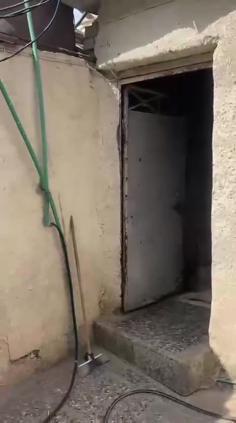 سلام عليكم
اخوان بيت زراعي مساحه 130 متر طابقين 3 غرف نوم واستقبال مجاري وماي كاملين والتبليط جاي يشتغلون بي يعني شبه كامل قريب على حسينيه ابو رشاد مقابيل الساحه الترابيه مدارس 3 قريبه منك وروضه حكوميه ومستوصف قريب عليك السعر 75 وبي مجال للاستفسار على الرقم هذا أو واتساب ***********
