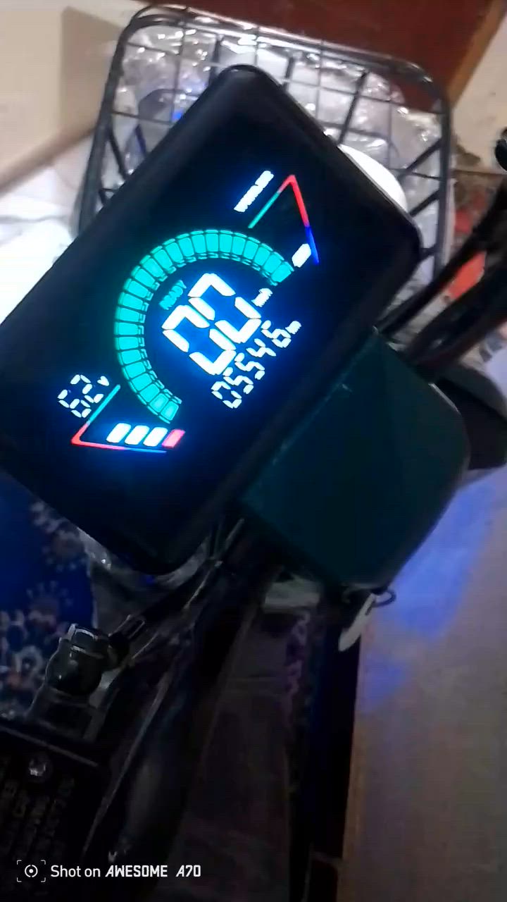 دراجة R9 25
دراجة حلوه و سريعة و كلشي ما بيه 
البطاريات 32 امبير جدد ان الفسفوره 
الشاشة الحديثه 
الملف 1200
السرعة بل شاشه 109 و الحقيقي 70
الدراجة مدوشمه 
زنون عالي ناصي 
الشاره يمنه و يسره 
كلشي ما بيه كله شغاله 
بس الهورن عاطل تصليحه ب 2 او 3 ما أدري
تشتغل سويج و بصمه بيه غفل تاير و سكان و نضام السرقة 
و بيه نضام البك رجوع يلا الوره 
الدراجة كلشي ما بيه تجي و تشوف السعر 375 و بيه مجال حك الجيه مكان بصره زبير سوق سوادي الرقم ***********
و الخاص مفتوح

