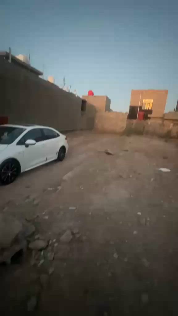 السلام عليكم قطعه ارض للبيع بابو غريب بل حصوه منطقه ال ٦٠٠٠ واجه ٥ نزال ٢٠ ثالث قطعه عن شارع ٣٠ ورقم القطعه ٦٣٥٨  للتاكيد (وسعر القطعه ٤٠ مليون وبيها مجال للطيبين )
رقم للتصال والاستفسار اكثر( ***********/***********)

