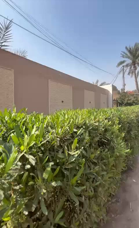 دار vip
المساحة الكلية ٧٥٠م
مساحة البناء ١٨٠م
العنوان قرب جسر الدوار (الكاظمية)
جنس الارض سند ٢٥ حر التصرف
متكون الدار من
استقبال + غرفة طعام ضيوف
مطبخ مفتوح على الصاله نظام تركي
غرف نوم عدد ٣
صالات عدد٢
الدار مجهزة بمنظومة كاميرات
تأسيس الكهرباء بوري دفن
الحدائق مجهزة بنظام تقطير + نظام نافورات كهرباء
#محمد_السيد_للعقار
***********
***********
