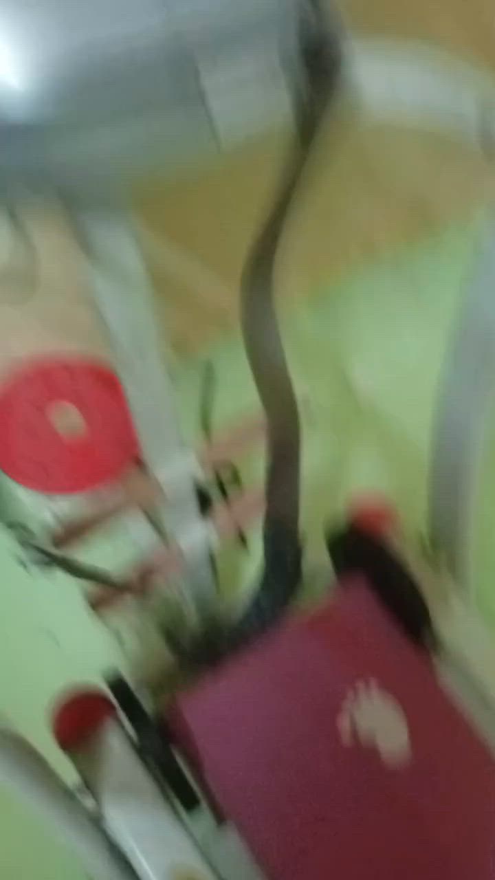 جهاز رياضه كهربائي شغال للبيع ***********

