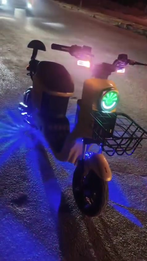 عليكم دراجه ار ٩ فول نضافه مديل 2025 5 بطاريات الدبل ٣٢ امبير دراجه ما عايزه كلشي السعر خاص خابر ودلل***********
