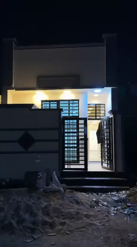 السلام عليكم دار لبيع مساحه 100متر واجه 5 ونزال20 يقع في منطقه حجي عبد  الستفسار الهاتف ***********

