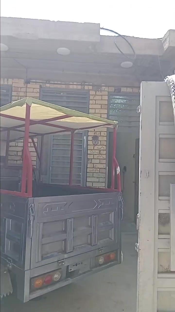 السلام عليكم دار لبيع مساحه ١٠٠ متر الفجها ٥ النزال ٢٠ شارع الجواهر ***********السعر ٦٥
