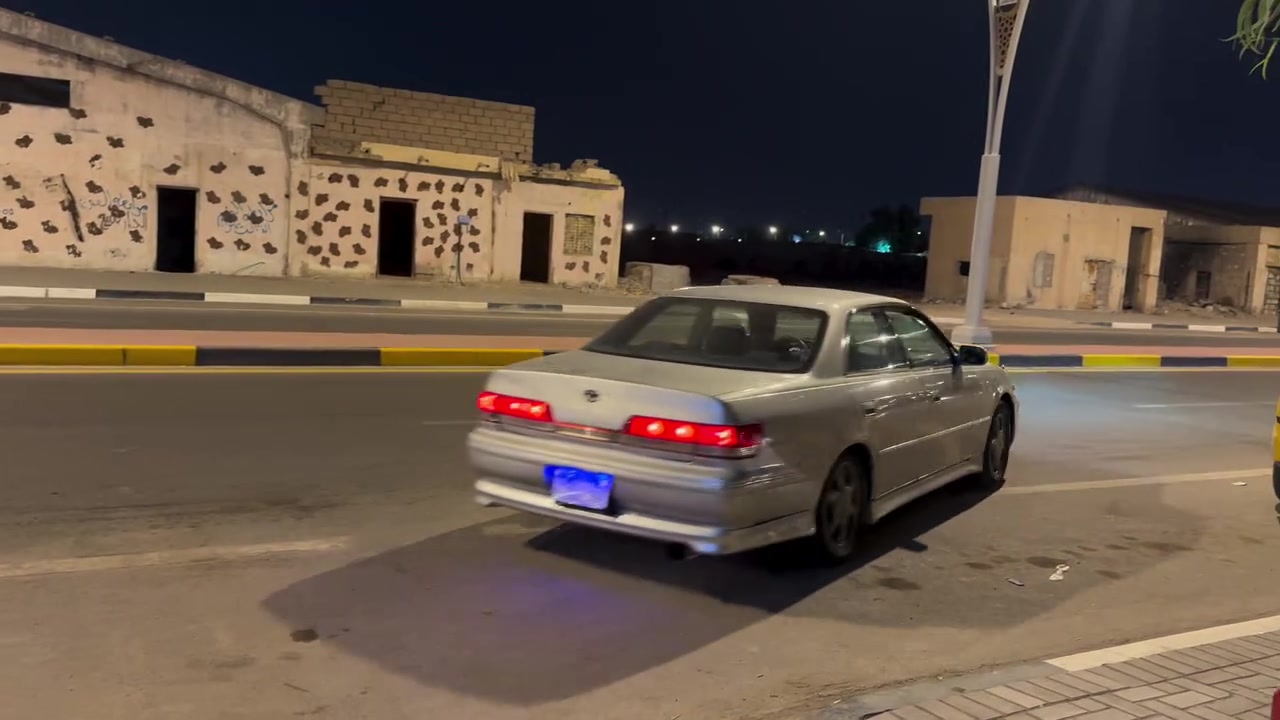السلام عليكم
مارك ٢٠٠٠ اصل 
كفالة نقل جثة وكصة وكير ومكينه جدد توني شادهن 
السيارة توريو بلاد سايد بريك بالايد 
ماسحة خلفية دواخلها توريو 
كزوز رياضي بلاد لحاية بلاد 
عينه ليزرية كير خريطة شاشه سنتر لوك 
كير ومكينة vvti فيشة وحده جديدة لوك 
حدادية من الطول للطول توني مبدلها كاردن جديد 
السيارة متعوب عليها هواي دواخل نضاف وبلادية تورير 
السنويه تنتهي ٢٠٣٠ رقمها انكليزي باسمي شرط التحويل 
مكاني بصرة - حيانية 
السعر ٧٨وبيها مجال للطيبين 
رقم الهاتف ***********
