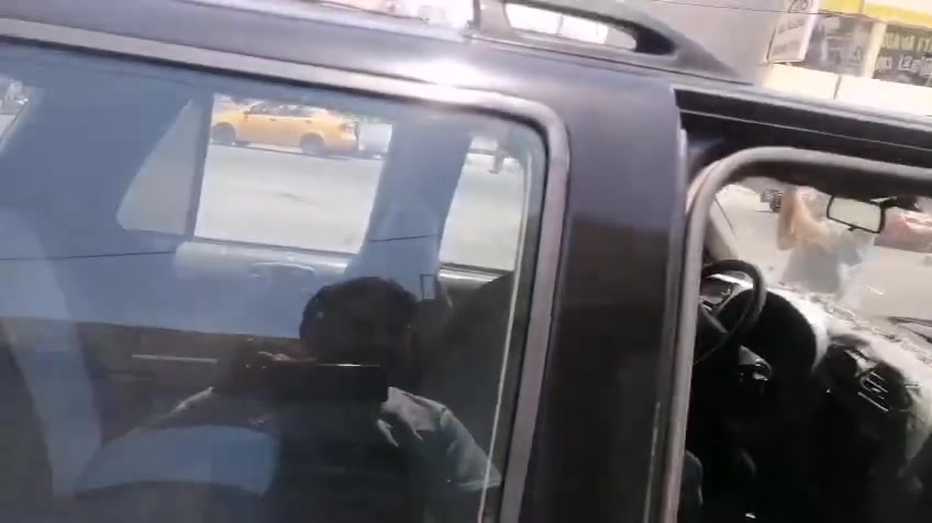 السلام عليكم جمسي موديل 2000 تايرات جدد صدر نص عمر گير محرك بطه زينات بيهه صوت جعوب بس تمشي تشلع تبليط تبريد عاطل  غرفتهه حلوه جوم تصعد تنزل 
رقم بغداد سنويه لل28 صاحبها من كركوك صديقي وجاهز تحويل او كاله سعرهه 35 ...اذا اكو مراوس بسياره زغيره هم اراوس 
***********...مكاني كركوك الحويجه
