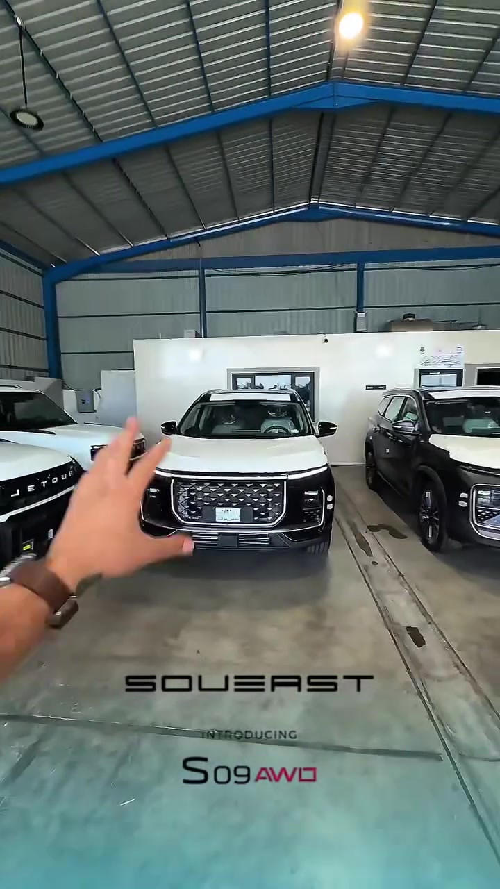 ‎        
🌏شركة ديار العتابي 🌏 

S09 2.0L LUXURY سوئيست

السعر 32.400.000 غير شامل اللوحات المرورية

للاستفسار والحجز:*********** / *********** 📞

‎الموديل: 2026 (خليجي)
‎العداد: صفر كيلو متر
‎المحرك: 4 أسطوانات  L2.0توربو تيربو 254 حصان حقن مباشر
‎عزم الدوران (نيوتن-م): 390
‎ناقل الحركة: اوتوماتيكي دبل كلاتش من 7 سرعات
‎استهلاك الوقود: 8.1 لتر لكل 100 كم

‎الضمان الأساسي: 6 سنوات أو 200,000 كم (أيهما أولا)
‎ضمان المحرك: 10 سنوات أو 1،000،000 كم (أيهما أولا / للمالك الأول)

‎المواصفات:
‎*عدد صفوف المقاعد 3 (7 ركاب)
‎*إطارات قياس 20 إنچ
‎*فتحة سقف بانوراما 1.1م
‎*شاشة عرض ترفيهية قياس 15.6 إنچ
‎*شاشة عدادات رقمية قياس 10.25 إنچ
‎*كاميرات محيطية 540 درجة
‎*حساسات أمامية
‎*حساسات خلفية
‎* مثبت سرعة مع رادار تفاعلي
‎*نظام مراقبة النقطة العمياء
‎* نظام المساعدة للبقاء في المسار
‎*نظام الكبح التلقائي في حالة الطوارئ
‎*نظام تحذير الاصطدام الامامي والخلفي
‎*نظام القيادة شبه الذاتية
‎*نظام تحذير مغادرة المسار
‎*نظام التحكم بنزول المنحدرات
‎*نظام الفرامل الأوتوماتيكي Autohold
‎*نظام ابل كار بلاي واندرويد أوتو لاسلكي
‎*نظام صوتي متطور من 8 سماعات عالية الجودة
‎* نظام اوامر و تحكم صوتي
‎*مقصورة الركاب من الجلد الفاخر
‎*مقعد السائق والراكب كهربائي
‎*مقاعد السائق والراكب مدفئة
‎*مقعد السائق والراكب مبرده
‎*إنارة محيطية
‎*إنارة ترحيبية
‎*عتبات الأبواب مضيئة
‎*مصابيح أمامية أوتوماتيكية LED مع مصابيح نهارية
‎*صندوق كهربائي
‎*نظام التحكم الذكي بالإنارة العالية
‎*المرايا الجانبية قابلة للطي كهربائياً ومدفئة
‎*نظام تكييف ثلاثي المناطق مع تحكم مستقل للمقاعد الخلفية
‎*فتحات مكيف هواء مستقل للصف الثاني والثالث
‎*فلتر تنقية الهواء (N95)
‎* نظام تنقية الهواء PM2.5 مع شاشة
‎*دخول ذكي (بصمة)
‎*تشغيل عن بعد
‎*خاصية إغلاق الشبابيك وفتحة السقف عن بعد
‎*شاحن هاتف لاسلكي سريع
‎*ماسحات الزجاج الامامي مع حساس للمطر
‎*مسند الذراع الوسطي مع ثلاجة
‎*وضعيات قيادة متعددة
‎*نظام مراقبة ضغط الاطارات
‎*وسائد هوائية امامية وجانبية عدد 6

📍 بغداد الرصافة معارض البحيرة قرب وزارة النقل 

‏#BYD #BYD_Ti7 #BYD2026 #AWD #دفع_رباعي #سيارات_هايبرد  #سيارات_العراق #بغداد #SUV_فاخرة # #العتابي #ديار #x50 ‎

