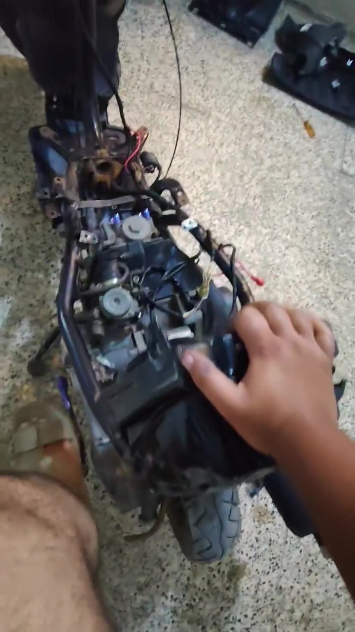 بطه محرك ماكس بلادي 49 كل شيء بلادي ما عدا بعض لمسات تجاريه دراجه حلوه كلش شلعه و معدل للبيع النجف فلكه المطار رقمي ***********
