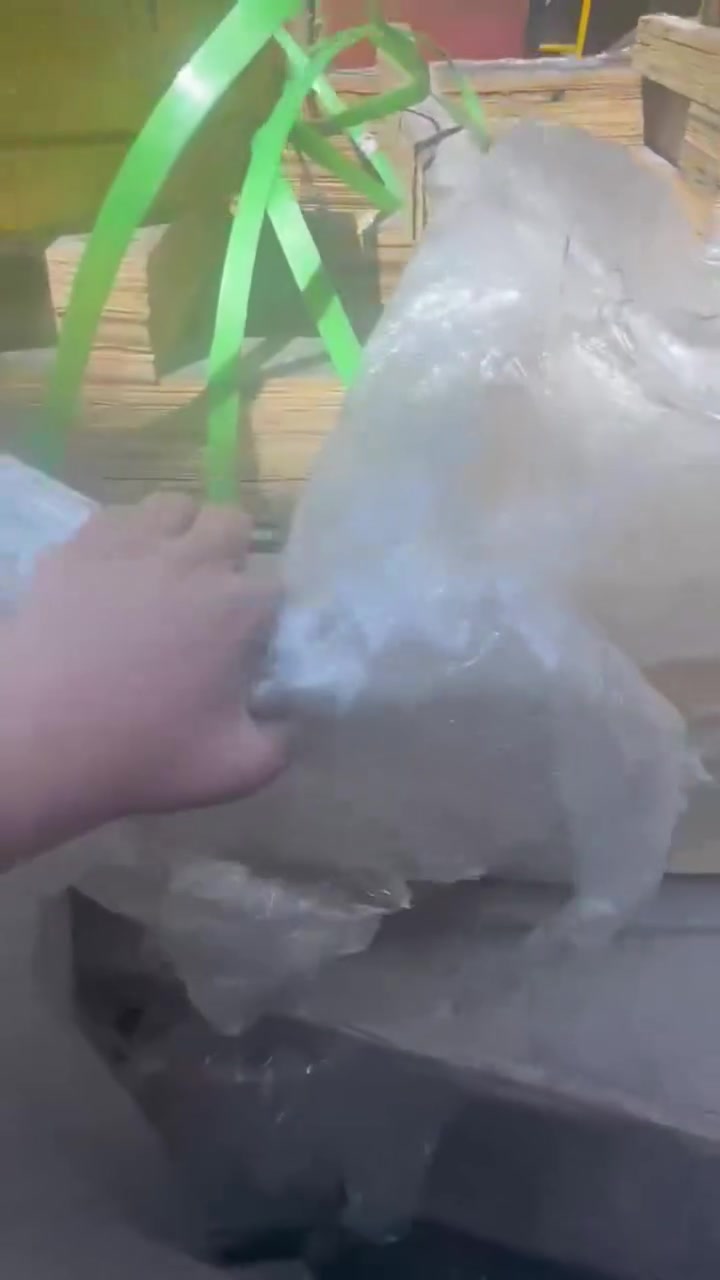 يالله 
جميع اغراض الحفارات الكبيرة والصغيرة متوفر وايضا تجفيتات كامله طوبات وكاترجات و كور رولات جدد بيم اصلي بيم كيله كله متوفر لدى النجار للهيتاشي العنوان بغداد الكرادة شارع 52 
***********////***********
