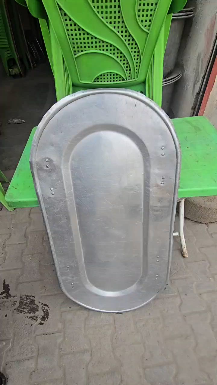 لبيع ١٦ صينه عراوي ١٢٠ سم
السعر ١٥ الف من الاخير  
المكان تقاطع العورة بغداد 
الرقم ***********
