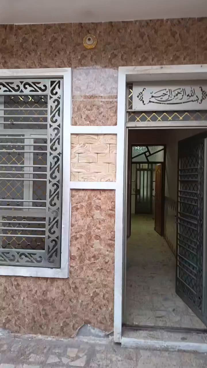 🏦للإيجار مشتمل مساحته 80متر حديث🏦
 
📍الشعب - شارع الصحه - خلف السيطره القديمه

1️⃣الطابق الاول 
يحتوي على 
✅استقبال 
✅ومطبخ
✅وغرفه نوم 
✅وخدمات

2️⃣الطابق الثاني 
يحتوي على 
✅غرفتين نوم 
✅وخدمات

3️⃣الطابق الثالث
يحتوي على 
✅سطح كبير

🔒ايجاره550قفل 

للاستفسار الاتصال على الارقام..
حيدر الزبيدي 
📲***********

جاسم الدراجي 
📲‏‪***********‬‏
