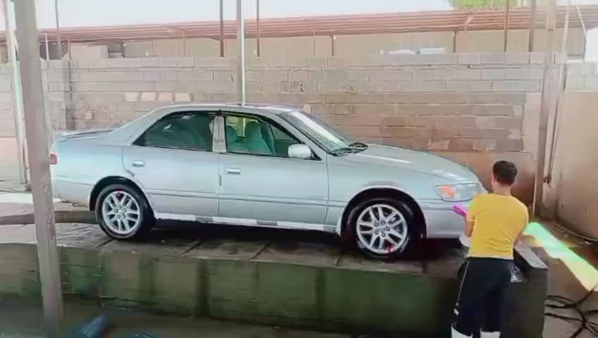 السلام عليكم سيارة كامري موديل 2000 مكينه 6اسلندر وارد امريكي + فتحه + تبريد بيانو
+كشنات كههرباء 

+تخم تاير سياره جاهزه رقم ادهوك باسمي اترايك وين ماتريد جاهزه  مصبوغه حزام بيها جاملغ خلفي فقط رقم *********** مكان صلاح الدين قضاء بلد
