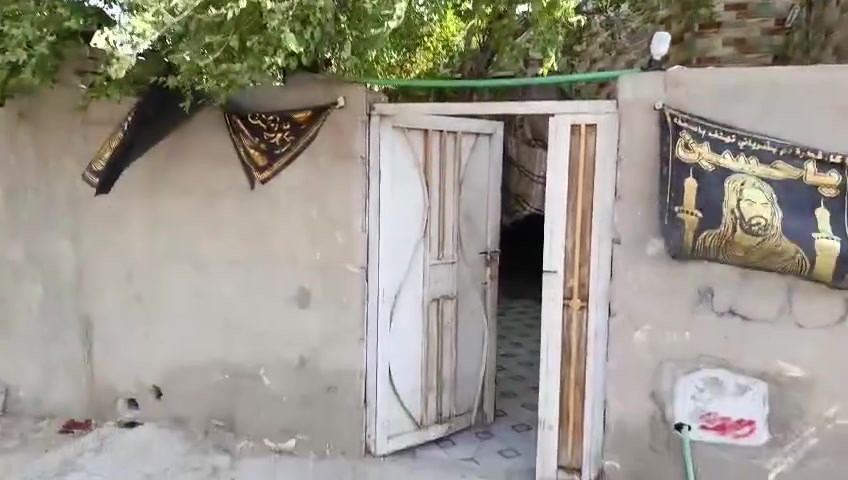 سلام عليكم بيت البيع طابو غرفتين وصاله ودوانيه ومطبخ وصحيات المساه ١٢٥ متر حي الفلاح ***********
