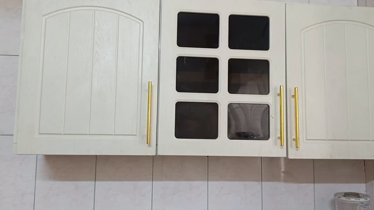 كاونتر الداخل المنيوم والخارج hdf.
توصاه من شركة تقدم للاثاث بحي الجامعة الله شاهد سوينه بمليون و 200  استعمال قليل. السطح مرمر صناعي درجة اولى اريده ب 750وبي مجال هو اربع قطع 3 قطع على متر ونص السنك والارضي والملحق مع فاترينة. بس والله لان البيت اللي اجرته زغير ميكفي اريد ابيعه.


**إذا كنت صاحب هذا الإعلان وتريد حذفه لأي سبب، رجاءا أرسل رسالة إلى الدعم الفني**
