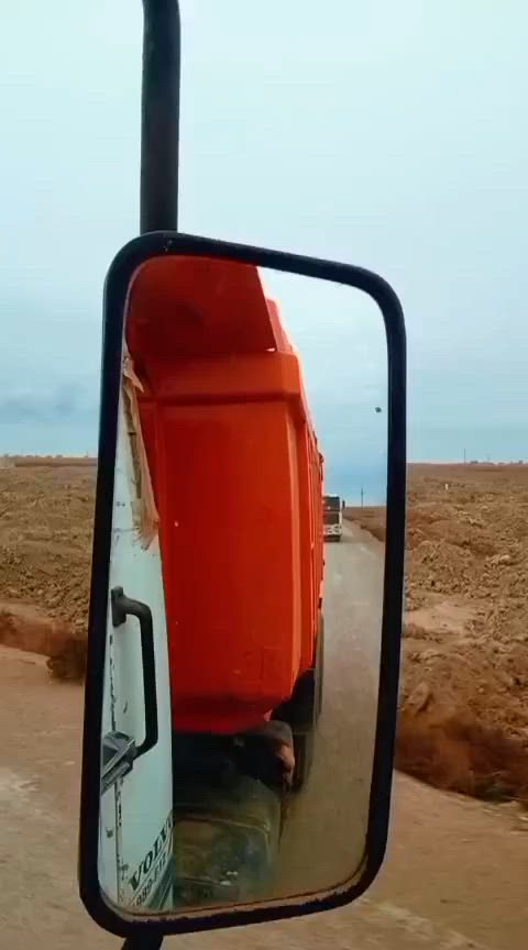 السلام عليكم فولفو ايف للبيع موديل 94 جير ثلاثه بثلاثه مكينه جديده***********
***********
