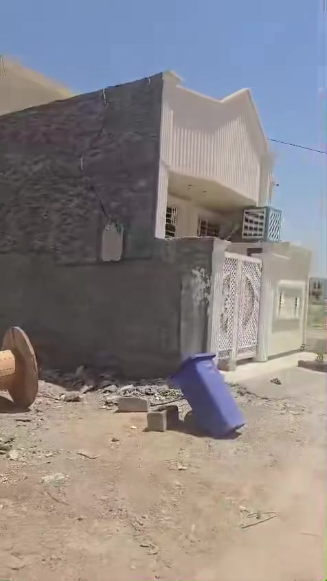 السلام عليكم ....
قطعة ارض زراعي سند 25 
مساحتها 100م رقمها ( 744 ) حي الجهاد / المكاسب حي النصر الثانيه 
المنطقه بيها ماء وكهرباء وقريبا تبليط 
السعر 25 للتواصل 
***********
