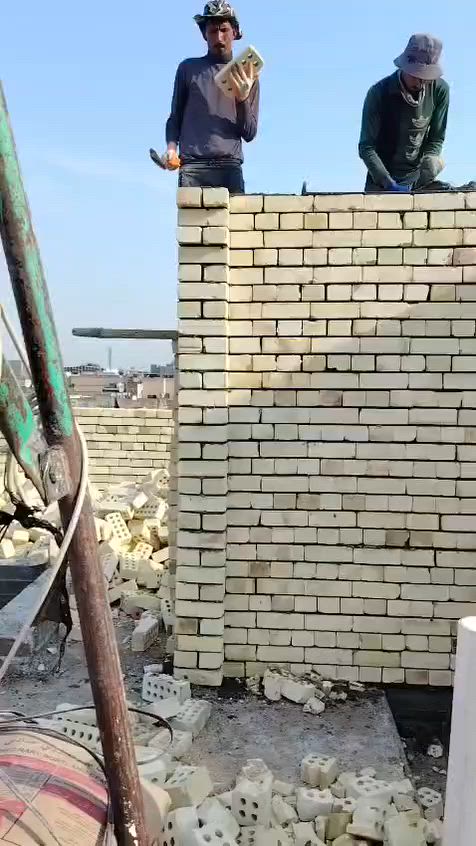 سلام عليكم خلفه بناء درجه اوله ستلام مهندس
ارضي 350 طابق 450 التواصل***********/‏‪***********‬‏

