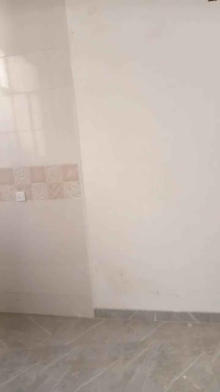 شقتان للايجار طابق ارضي طابق اول منفصلان مطبخ وخدمات وحولي وغرفتان العنوان الاعظمية مقابل القصر
مجاور حلويات مسك الحمدانية
الطابق الارضي ٥٥٠
الطابق الاول ٥٠٠
للاستفسار الاتصال على الواتساب ***********
