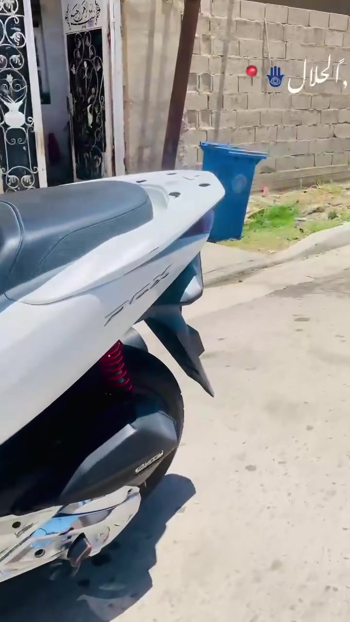سلام عليكم
#بيع مستعجل 
دراجه Pcx جيل الثالث دراجه كلش نضيف ومعتني بيهه 
كلهه دهن موتل ماشيه 28 بس عارضهه ب 14ورقه وبيهه مجال مكاني بغداد الخطيب رقم ***********
***********واتساب
