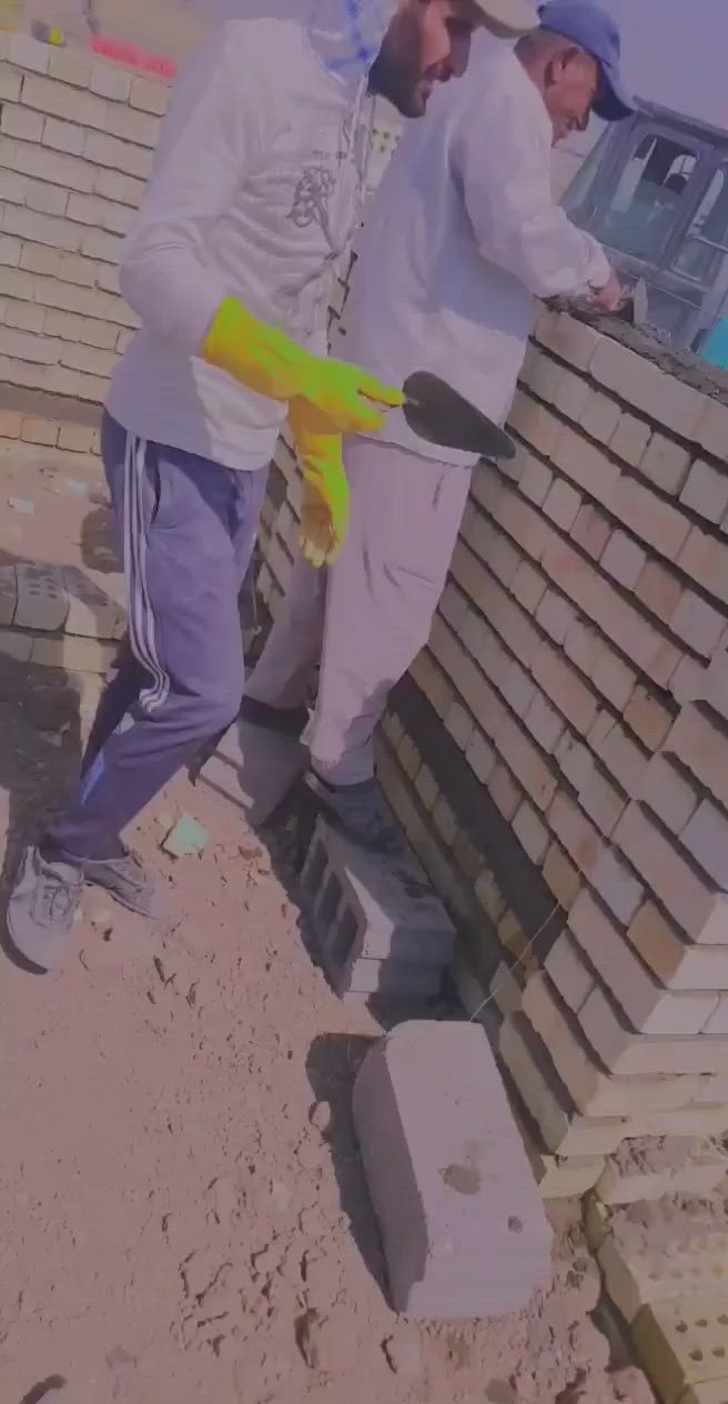 السلام عليكم
خلفة بناء متفرغ حاليأ شغل درجة اولى تسليم مهندس 
نعمل بكافة مناطق بغداد 
طابوق بلوك فرمستون      ترميم 
للتواصل ***********
