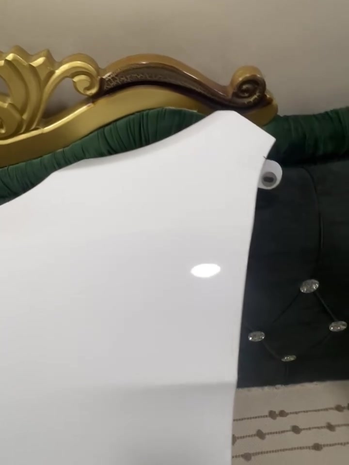سلام عليكم شباب عندي جاملغ مال جيب موديل 20 ابيض ثلجي صفحة سايق كلش نظيف رصعه مابي نظافه 95 بالميه اشتريته سيارتي وسبحان الله سيارة نباعت وهو بقه مكاني كركوك والي يريدة اكدر ادزة اله السعر 5 ورقات للاتصال ***********

