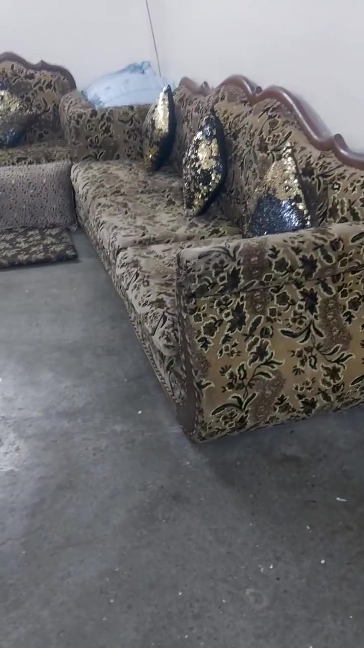 اغراض للبيع تفاصيل علا رقم ***********
